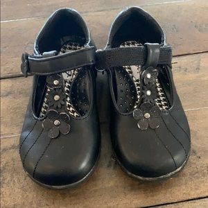 Toddler dress / casual shoes